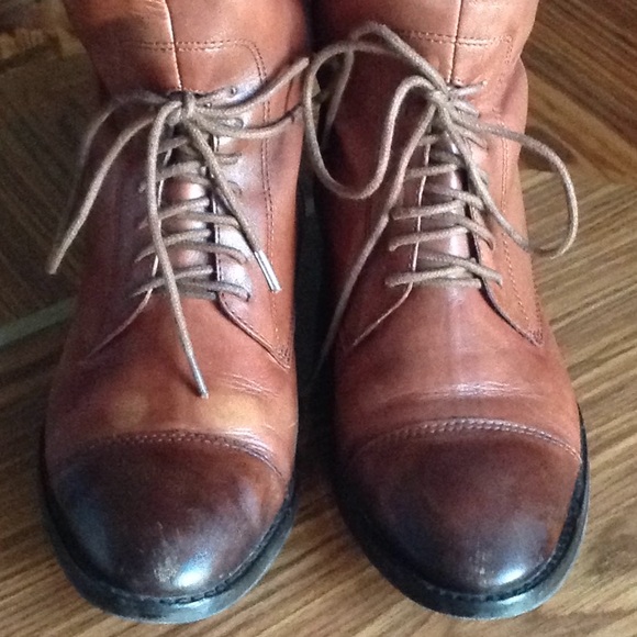 🍂⭕️🍂 Saks Fifth Avenue - Cognac Leather Boots - Picture 5 of 8